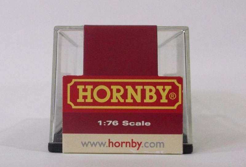 TOO CUTE !! A 1:76 SCALE DIE CAST METAL MODEL OF THE MGB ROADSTER ...CLASSIC !!