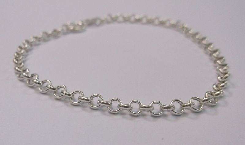 A Stylish petite Sterling Silver round link bracelet made in Italy ...Perfect Gift