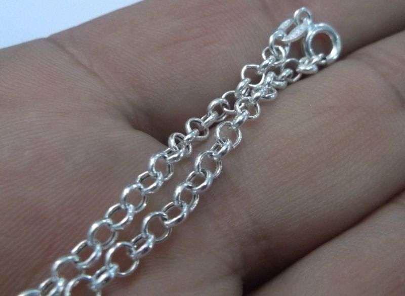 A Stylish petite Sterling Silver round link bracelet made in Italy ...Perfect Gift
