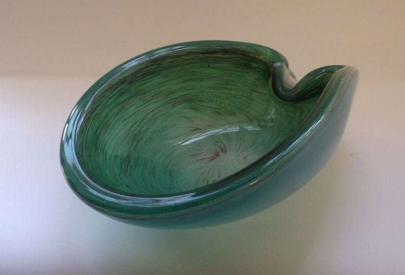 A PHENOMENAL VINTAGE 1950`S MURANO GLASS ASHTRAY WITH OPAQUE OUTER AND GOLDEN FLAKE SWIRL INNER