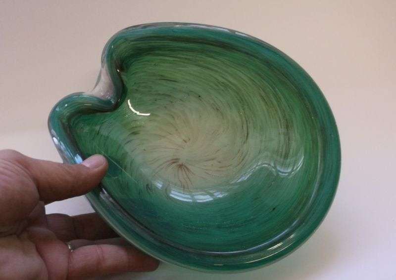 A PHENOMENAL VINTAGE 1950`S MURANO GLASS ASHTRAY WITH OPAQUE OUTER AND GOLDEN FLAKE SWIRL INNER