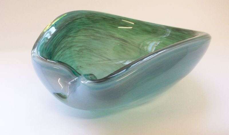 A PHENOMENAL VINTAGE 1950`S MURANO GLASS ASHTRAY WITH OPAQUE OUTER AND GOLDEN FLAKE SWIRL INNER