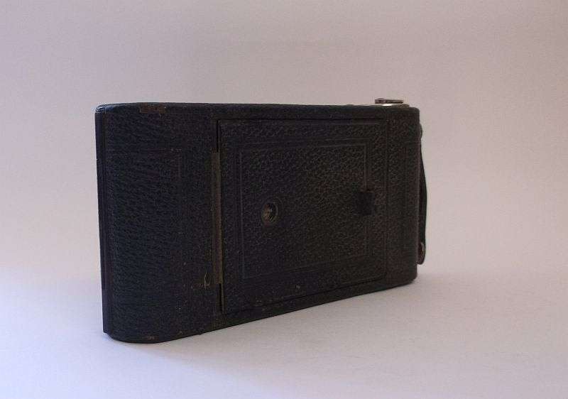 A REMARKABLE RARE VINTAGE GERMAN FOLDING CAMERA BY CERTO KAMERAWERK OF DRESDEN...WOW !!!!!