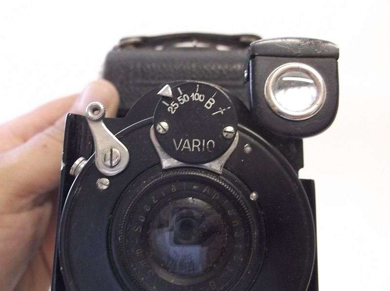 A REMARKABLE RARE VINTAGE GERMAN FOLDING CAMERA BY CERTO KAMERAWERK OF DRESDEN...WOW !!!!!