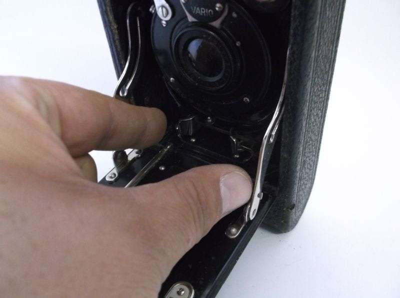 A REMARKABLE RARE VINTAGE GERMAN FOLDING CAMERA BY CERTO KAMERAWERK OF DRESDEN...WOW !!!!!