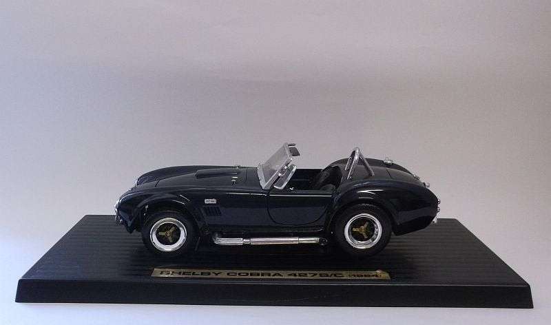 A DETAILED DIE CAST METAL 1:18 SCALE MODEL OF THE ""AWESOME"" 1964 SHELBY COBRA 427 S/C....WOW !!!!
