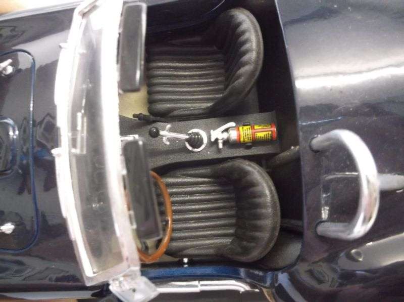 A DETAILED DIE CAST METAL 1:18 SCALE MODEL OF THE ""AWESOME"" 1964 SHELBY COBRA 427 S/C....WOW !!!!