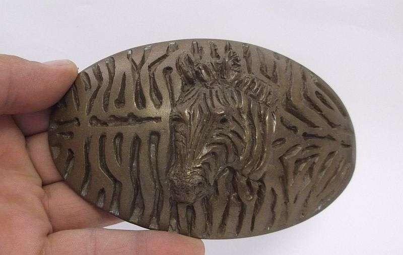 BIG FIVE !!! AN AWESOME BELT BUCKLE DEPICTING THE ""ZEBRA"" MADE IN THE COLD CAST BRONZE PROCESS