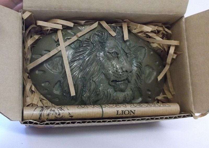 BIG FIVE !!! AN AWESOME BELT BUCKLE DEPICTING THE ""LION"" MADE IN THE COLD CAST BRONZE PROCESS