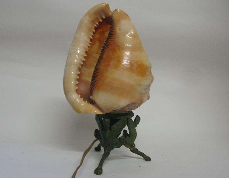 A MAGNIFICENT ANTIQUE CAMEO CONCH SHELL LAMP ON A METAL BASE ....WORKING CONDITION ....SEE PICS !!!!