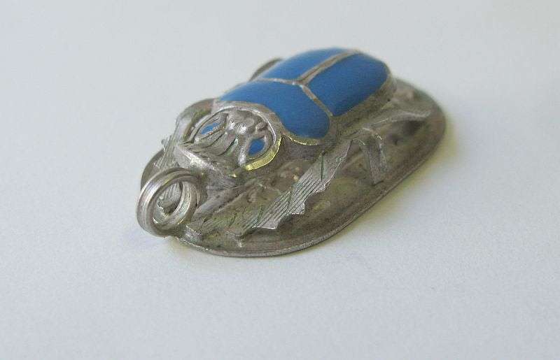 WOW !! RARE FIND !! A STUNNING VINTAGE EGYPTIAN SILVER SCARAB PENDANT WITH BLUE INSETS ....REVIVAL