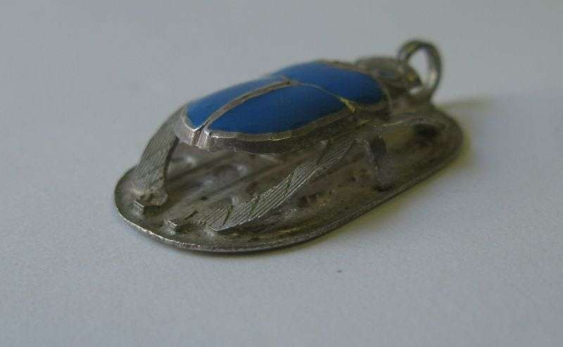 WOW !! RARE FIND !! A STUNNING VINTAGE EGYPTIAN SILVER SCARAB PENDANT WITH BLUE INSETS ....REVIVAL