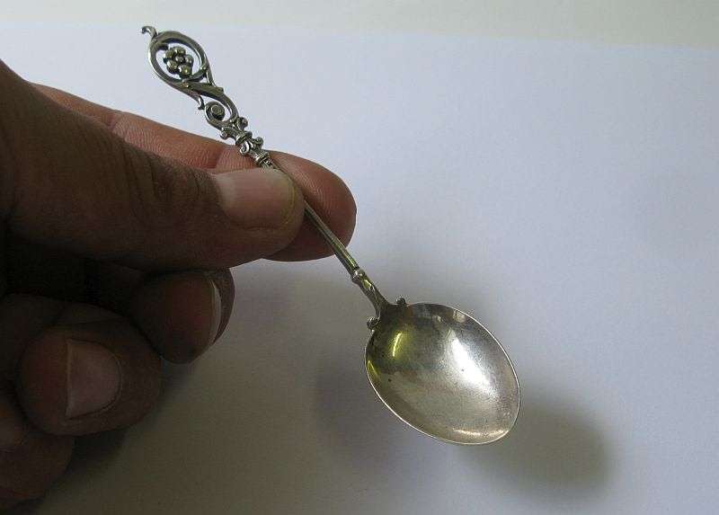 FABULOUS !! 4 OLD SOLID DUTCH SILVER TEASPOONS WITH BEAUTIFUL DETAIL COMPLETE WITH MAKERS MARKS !!