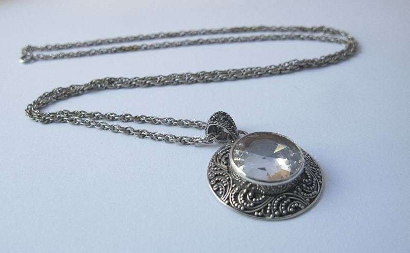 STUNNER ! A VINTAGE MULTI LINK STERLING SILVER NECKLACE WITH AN EYE CATCHING STERLING SILVER PENDANT