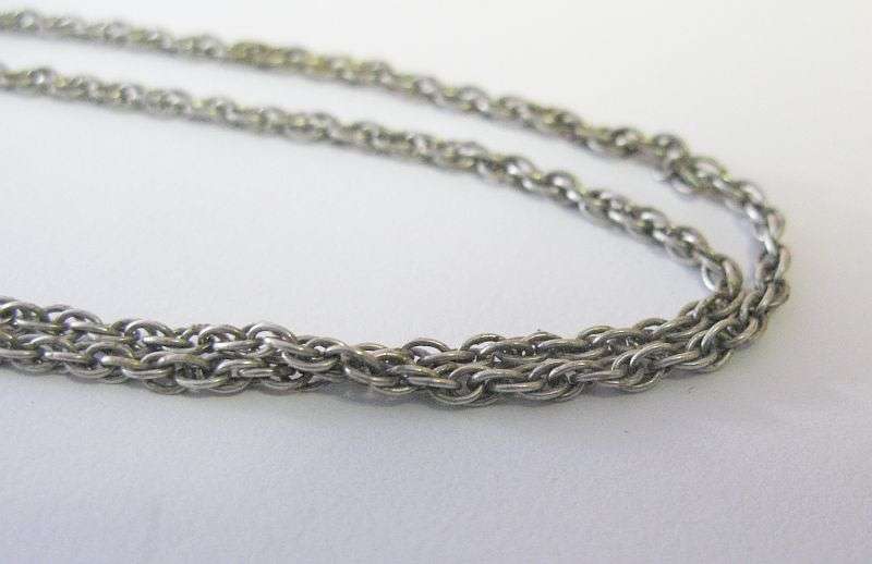 STUNNER ! A VINTAGE MULTI LINK STERLING SILVER NECKLACE WITH AN EYE CATCHING STERLING SILVER PENDANT
