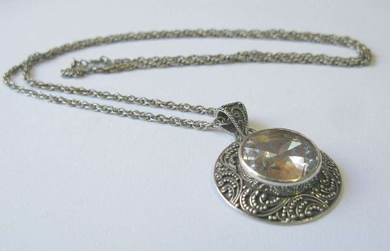 STUNNER ! A VINTAGE MULTI LINK STERLING SILVER NECKLACE WITH AN EYE CATCHING STERLING SILVER PENDANT
