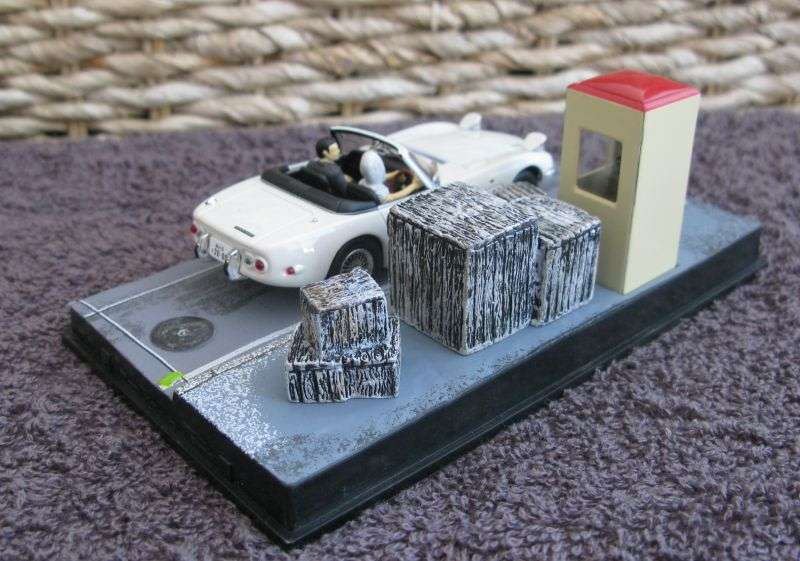 A 1:43 SCALE DIE CAST METAL MODEL OF THE ""TOYOTA 2000GT"" AS SEEN IN THE JAMES BOND MOVIE