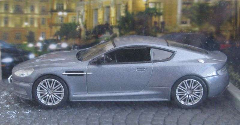 A 1:43 SCALE DIE CAST METAL MODEL OF THE ASTON MARTIN DBS AS SEEN IN THE JAMES BOND MOVIE
