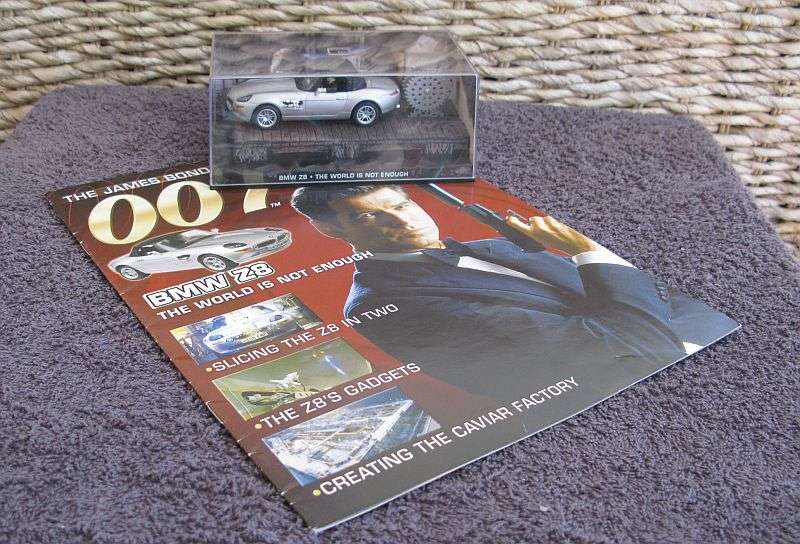 A 1:43 SCALE DIE CAST METAL MODEL OF THE BMW Z8 AS SEEN IN THE JAMES BOND MOVIE