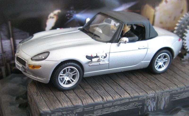 A 1:43 SCALE DIE CAST METAL MODEL OF THE BMW Z8 AS SEEN IN THE JAMES BOND MOVIE