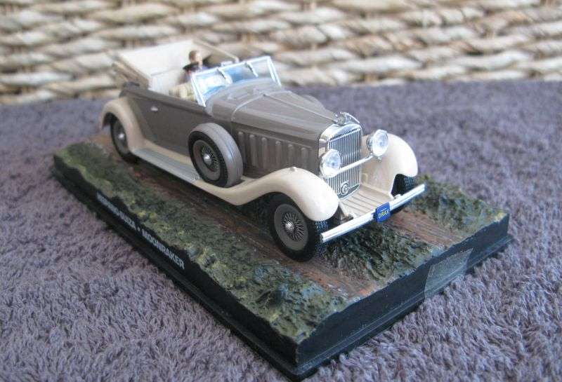 A 1:43 SCALE DIE CAST METAL MODEL OF THE HISPANO-SUIZA AS SEEN IN THE JAMES BOND MOVIE MOONRAKER