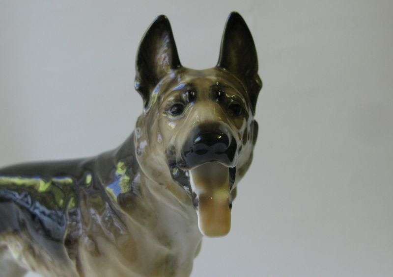 WOW !! WOW !! A SUPER RARE 1950`S LARGE GERMAN SHEPHERD FIGURE BY HUTSCHENREUTHER GERMANY !!! VALUE
