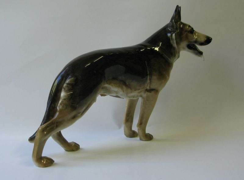 WOW !! WOW !! A SUPER RARE 1950`S LARGE GERMAN SHEPHERD FIGURE BY HUTSCHENREUTHER GERMANY !!! VALUE
