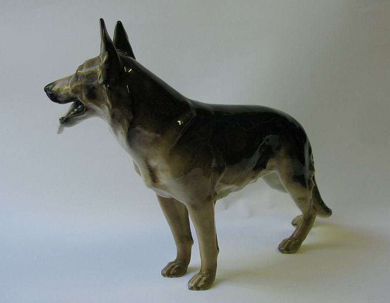 WOW !! WOW !! A SUPER RARE 1950`S LARGE GERMAN SHEPHERD FIGURE BY HUTSCHENREUTHER GERMANY !!! VALUE