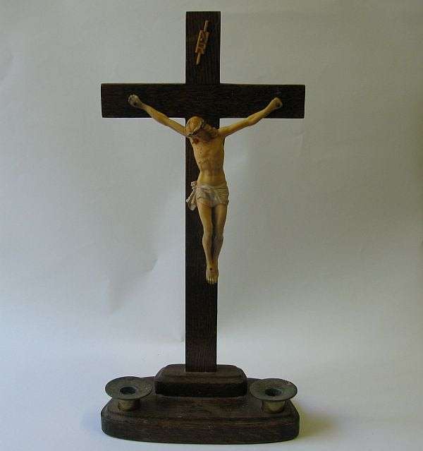 WOW !! NOT OFTEN SEEN....A LOT OF VINTAGE RELIGIOUS FIGURES ....HIGHLY COLLECTABLE !! BID FOR ALL !!