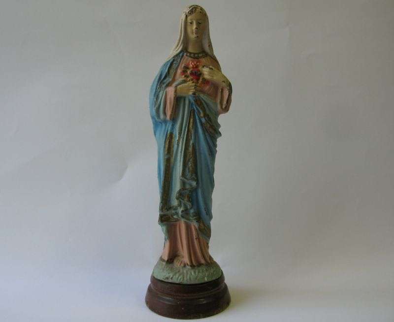 WOW !! NOT OFTEN SEEN....A LOT OF VINTAGE RELIGIOUS FIGURES ....HIGHLY COLLECTABLE !! BID FOR ALL !!