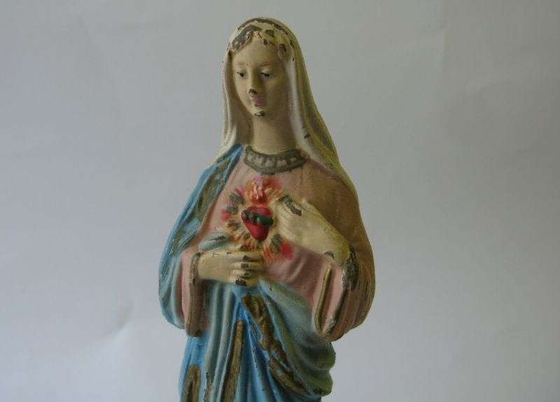 WOW !! NOT OFTEN SEEN....A LOT OF VINTAGE RELIGIOUS FIGURES ....HIGHLY COLLECTABLE !! BID FOR ALL !!