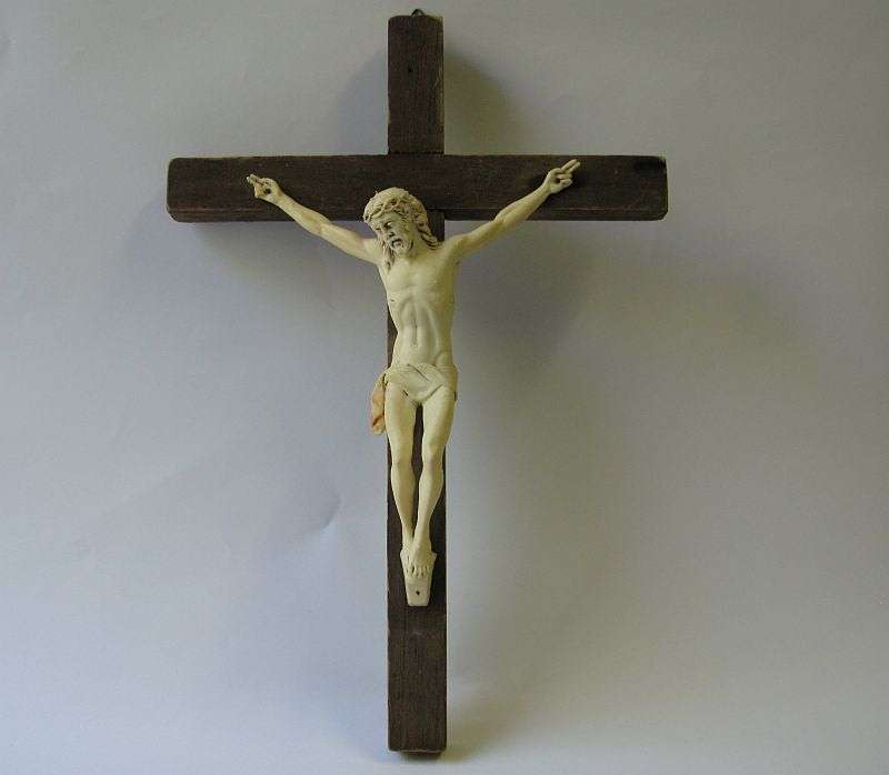 WOW !! NOT OFTEN SEEN....A LOT OF VINTAGE RELIGIOUS FIGURES ....HIGHLY COLLECTABLE !! BID FOR ALL !!