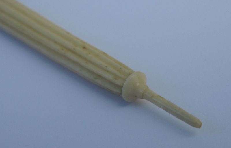 RARE !!! AN ANTIQUE FRENCH 19TH CENTURY CARVED BONE PARASOL ETUI ( NEEDLE CASE ) WITH HAND DETAIL