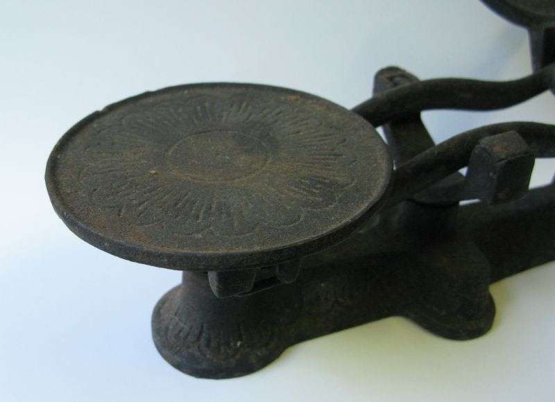 SO COOL !! A TRULY ANTIQUE SOLID CAST IRON SCALE FROM A FARM OUTSIDE TULBAGH WESTERN CAPE...WOW !!
