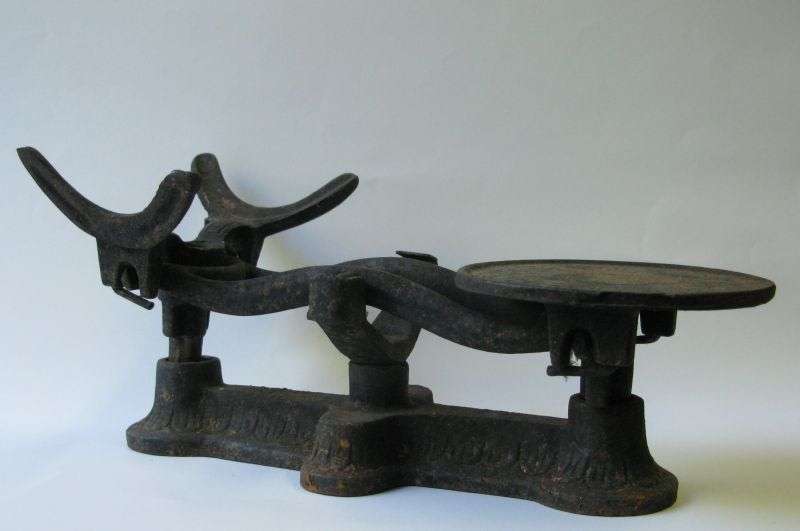 SO COOL !! A TRULY ANTIQUE SOLID CAST IRON SCALE FROM A FARM OUTSIDE TULBAGH WESTERN CAPE...WOW !!