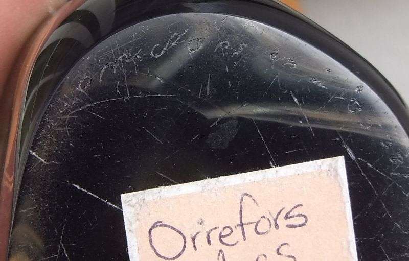 A FABULOUS VINTAGE SIGNED GLASS VASE BY ORREFORS OF SWEDEN WITH ORIGINAL STICKER !! COOL !!