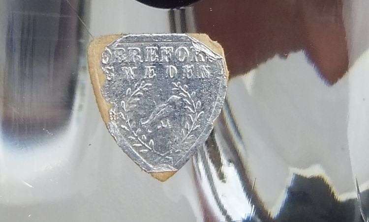 A FABULOUS VINTAGE SIGNED GLASS VASE BY ORREFORS OF SWEDEN WITH ORIGINAL STICKER !! COOL !!