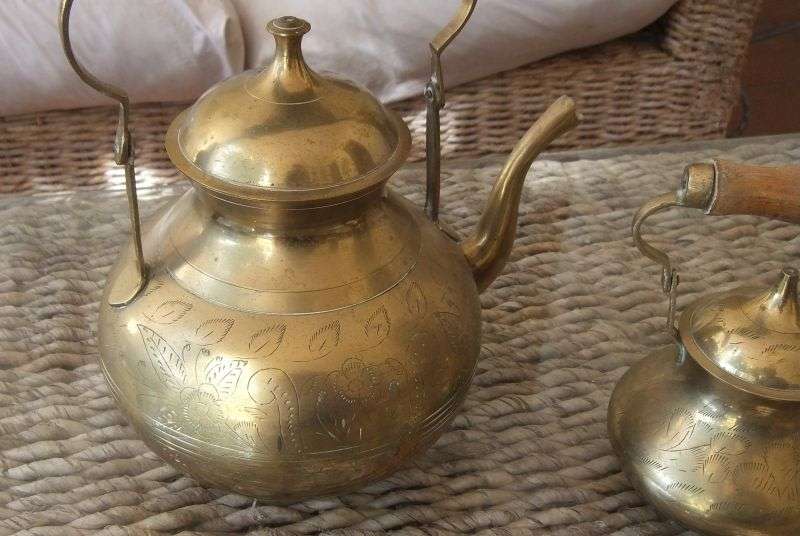 EYE CATCHING !! TWO VINTAGE SOLID BRASS TEAPOTS WITH GREAT DETAIL !! YOU ARE BIDDING FOR BOTH !!