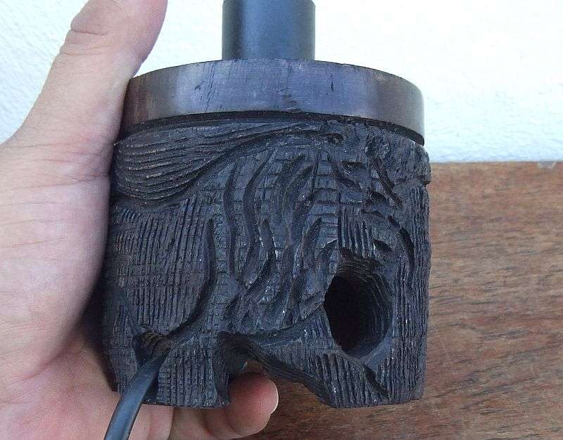 UNUSUAL !! A BEAUTIFULLY MADE CARVED OSTRICH EGG AND WOOD BASE ELECTRIC LAMP !! STUNNER !!