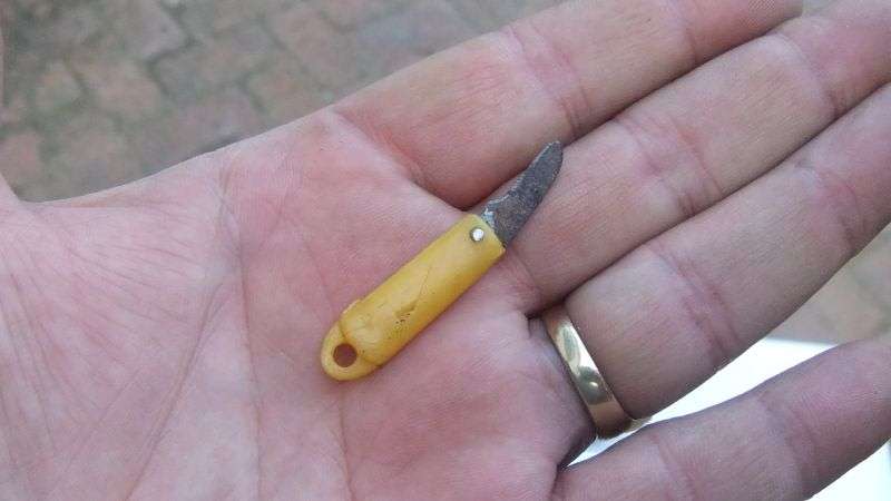 A COLLECTION OF SHARP OBJECTS...THROWING KNIFE ..BUTTERFLY KNIFE...DAGGER...RODGERS...ALL HERE !!!!