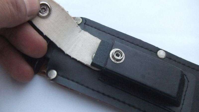 SO COOL !! THE KNIFE EVERY BOY WANTED DURING THE 1980`S ...COMPLETE WITH COMPASS ...RAMBO STYLE !!!