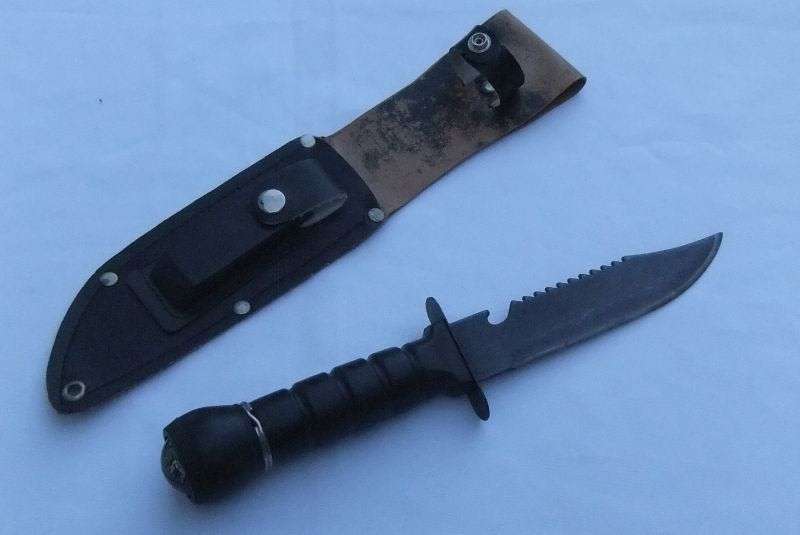 SO COOL !! THE KNIFE EVERY BOY WANTED DURING THE 1980`S ...COMPLETE WITH COMPASS ...RAMBO STYLE !!!