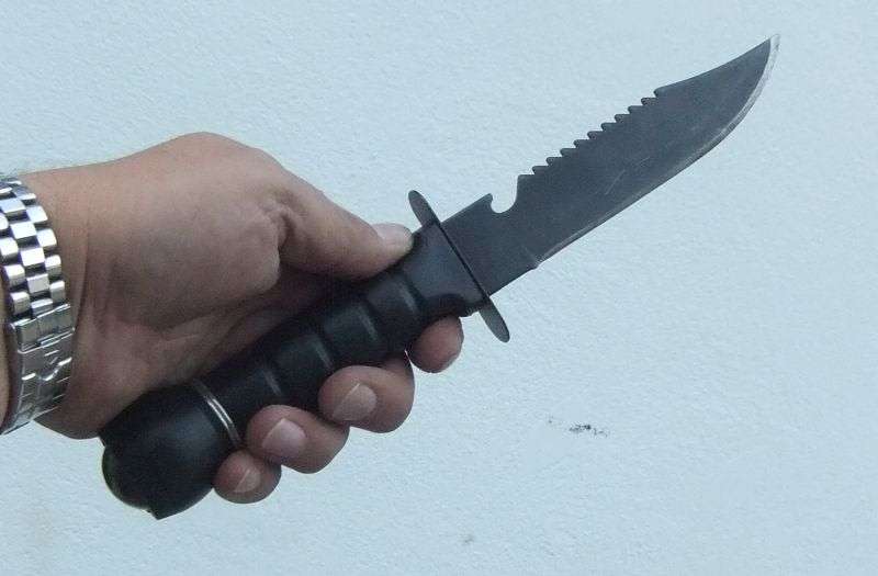 SO COOL !! THE KNIFE EVERY BOY WANTED DURING THE 1980`S ...COMPLETE WITH COMPASS ...RAMBO STYLE !!!