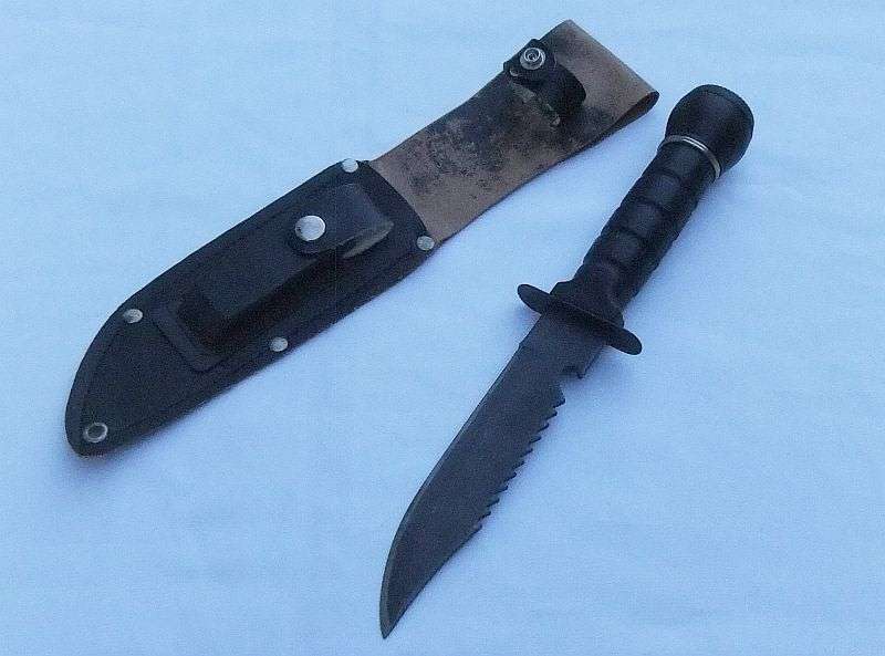 SO COOL !! THE KNIFE EVERY BOY WANTED DURING THE 1980`S ...COMPLETE WITH COMPASS ...RAMBO STYLE !!!