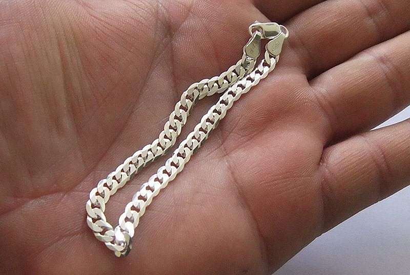 An Awesome stylish Italian Solid Sterling Silver bracelet with Quality clasp !! No Combining fees