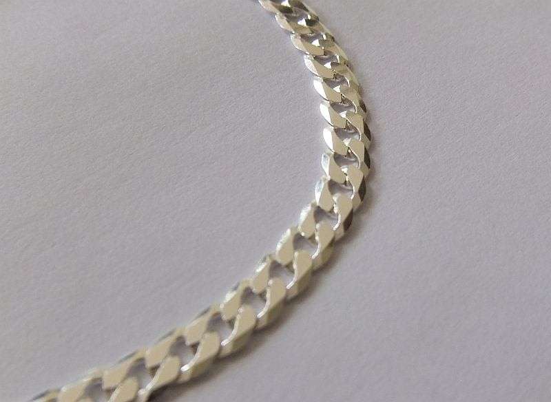 An Awesome stylish Italian Solid Sterling Silver bracelet with Quality clasp !! No Combining fees