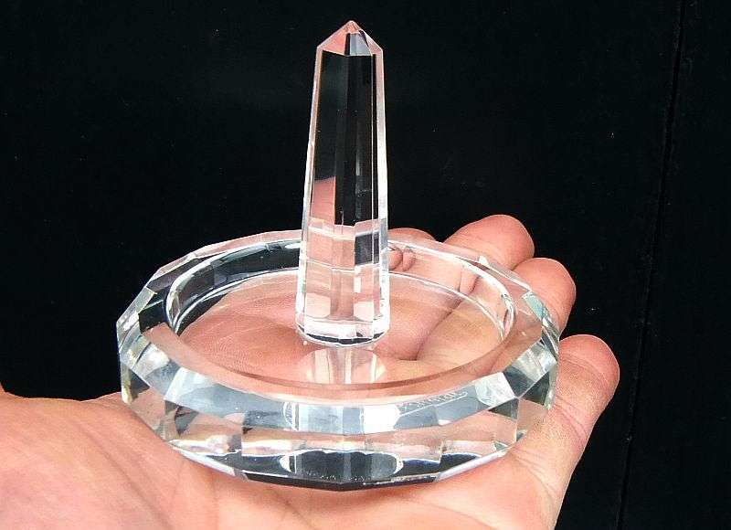 An exquisite Crystal ring holder by Rosenthal of Germany in Perfect condition !! WoW !!