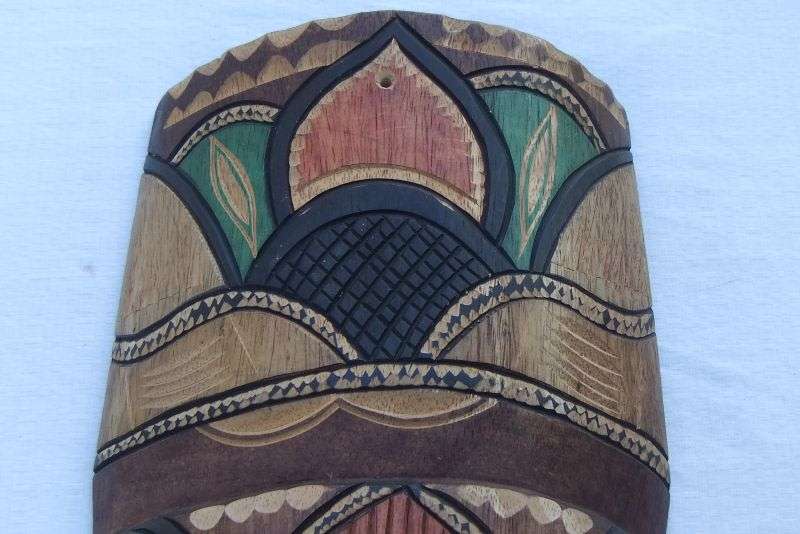 What a find !! A large and colorful Vintage carved solid wood Traditional African mask !!