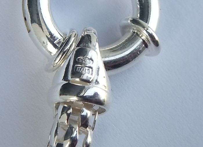 WOW !! A stunning "Woven" style Italian Sterling Silver bracelet with Signoretti clasp....Quality !!