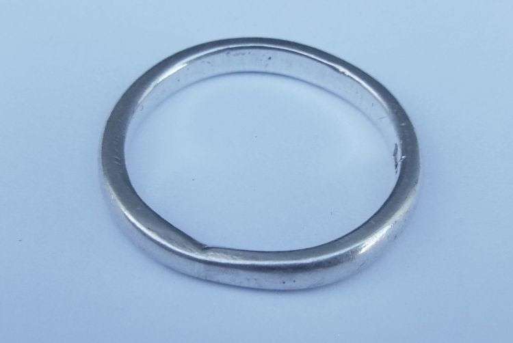 A TRULY RARE 115 YEAR OLD HALLMARKED STERLING SILVER RING BY THE ATKIN BROTHERS OF SHEFFIELD !!